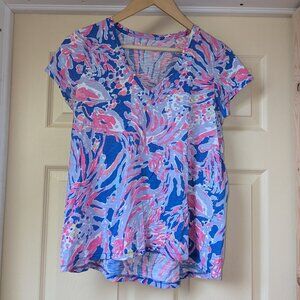 Lilly Pulitzer Etta V-Neck T-Shirt Top Blue Small Tropical Pink Blue Coral Print